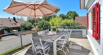Holiday Home 'Kunterbunt' with Private Terrace, Shared Garden and Wi-Fi