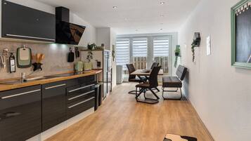 Kühlschrank, Ofen, Herdplatte, Geschirrspüler