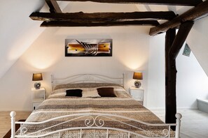 1 bedroom, free WiFi, bed sheets