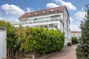 Exterior - Apartment 'Schilfbrise' with Balcony and Wi-Fi (Wunstorf)