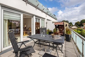 Outdoor dining - Apartment 'Schilfbrise' with Balcony and Wi-Fi (Wunstorf)