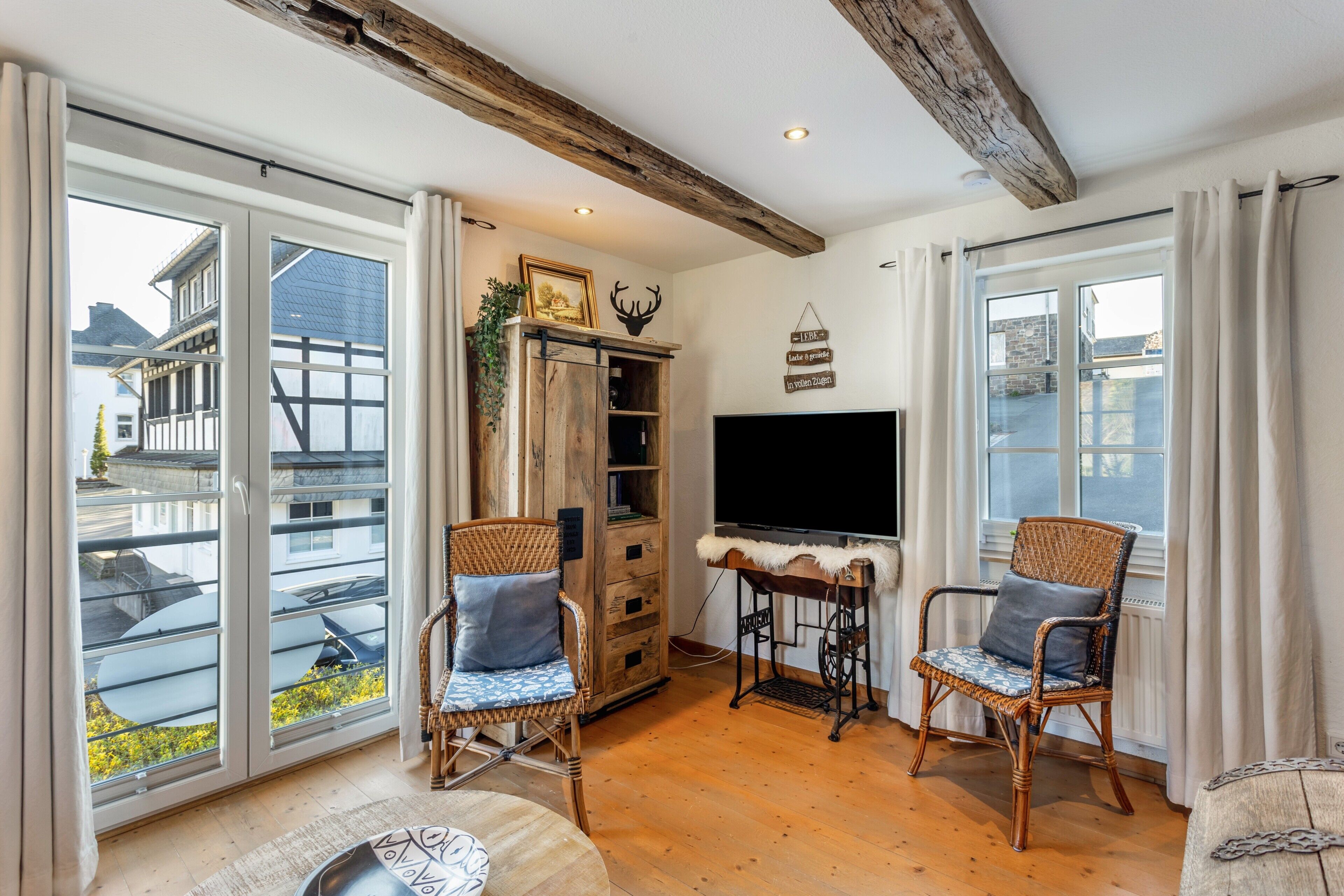 Fernseher, Stereoanlage