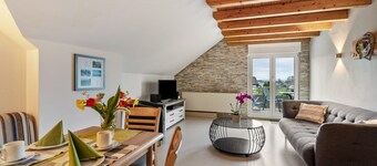 Apartment 'D G Mit Balkon' with Balcony and Wi-Fi