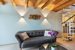 TV, stereo - Apartment 'D G Mit Balkon' with Balcony and Wi-Fi (Hilzingen)