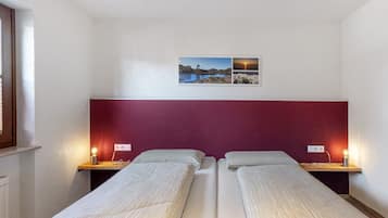 1 slaapkamer, een strijkplank/strijkijzer, gratis wifi, beddengoed