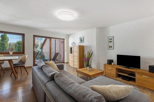 Ferienwohnung 'Im Hegau' mit Privatterrasse und Wi-Fi