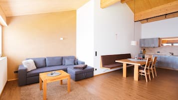 Fernseher, Tischtennisplatte