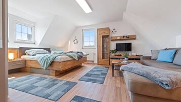 Iron/ironing board, free WiFi, bed sheets