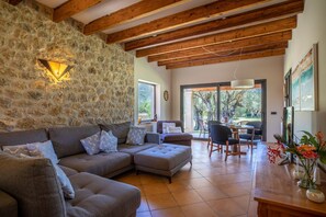 Smart TV, fireplace, DVD player - Casa En Moscari near Platja de Muro (Selva)