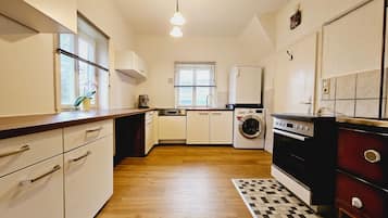 Kühlschrank, Ofen, Herdplatte, Geschirrspüler