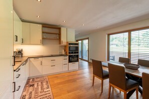 Fridge, oven, dishwasher