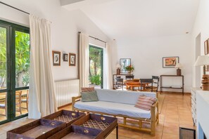 TV, fireplace, DVD player, stereo