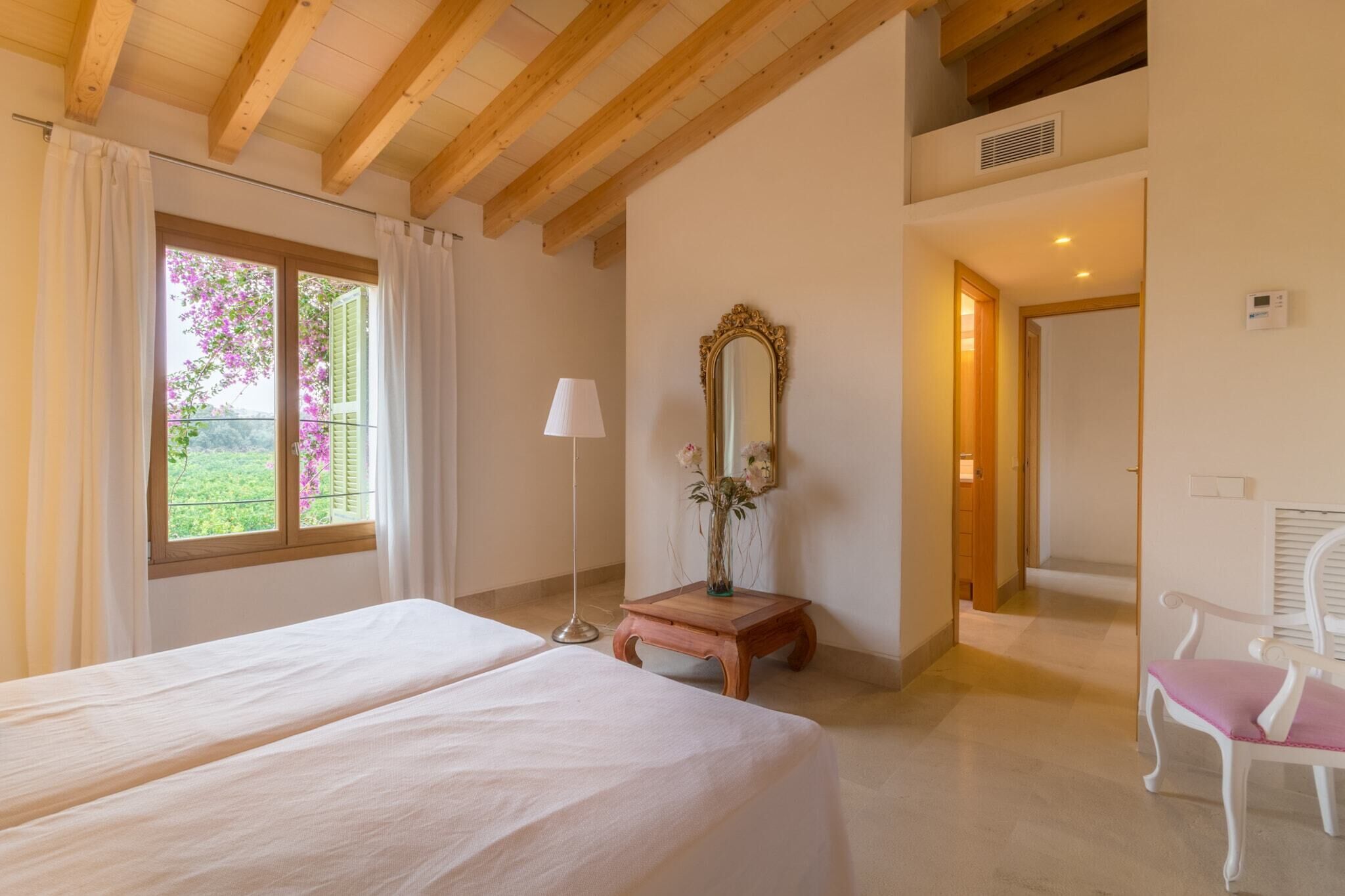 5 slaapkamers, een strijkplank/strijkijzer, gratis wifi