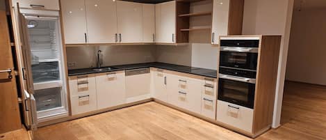 Kühlschrank, Ofen, Geschirrspüler