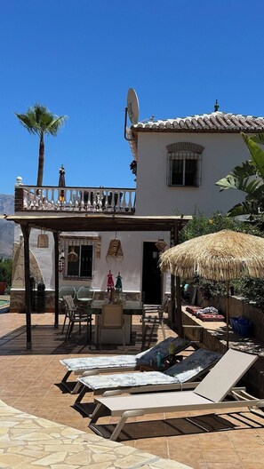 Outdoor dining - Villa Jina, Everything Within Reach (Torrox)