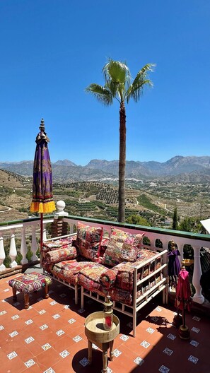 Rumah, 3 kamar tidur, kolam renang pribadi, pemandangan kebun | Balkon