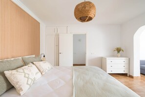 2 chambres, fer et planche à repasser, lit parapluie, Wi-Fi gratuit