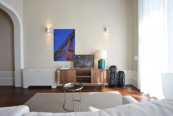 1 bedroom, iron/ironing board
