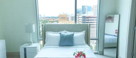 2 habitaciones, tabla de planchar con plancha, wifi y ropa de cama