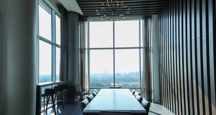 2BD/2BA-TMC Magic w/Skyline+Balcony! FREE Parking!