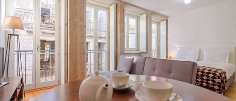 Bügeleisen/Bügelbrett, kostenloses WLAN