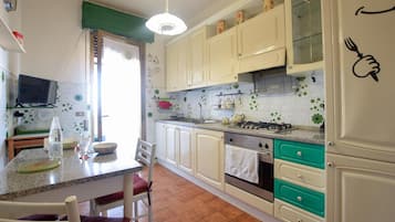 Kühlschrank, Herdplatte