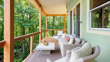 Signature Condo, 4 Bedrooms, Non Smoking, Patio | Terrace/patio