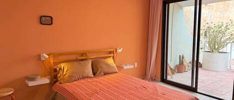 1 camera, una scrivania, ferro/asse da stiro, Wi-Fi