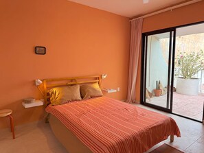 1 bedroom, desk, iron/ironing board, WiFi
