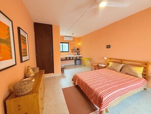 1 soverom, skrivebord, strykejern/-brett og wi-fi