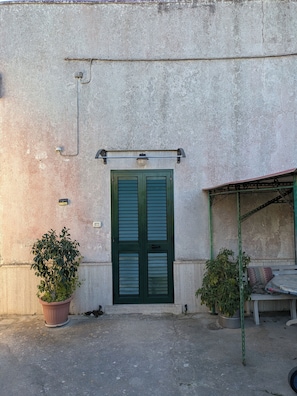 Apartment, 2 Bedrooms, Accessible, Smoking | Property entrance