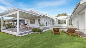 Outdoor dining - THE HOMESTEAD AT FARMHOUSE (POKOLBIN)