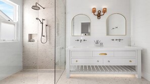 Shower - THE HOMESTEAD AT FARMHOUSE (POKOLBIN)