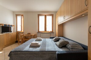 Bügeleisen/Bügelbrett, Reisekinderbett, kostenloses WLAN