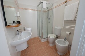 Deluxe Triple Room, Balcony, Sea View | Bathroom | Shower, hair dryer, towels, soap - Lookyhotel (Sori)