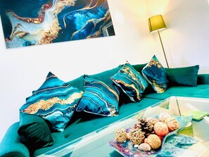 House, 3 Bedrooms | Living area