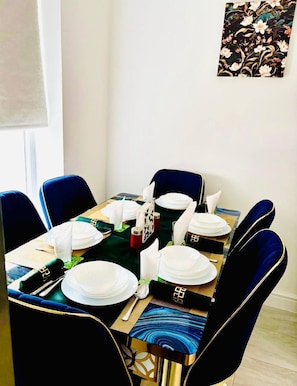 House, 3 Bedrooms | Dining room - Stylish 3 BDR House With Free Parking Near Hulme (Manchester)