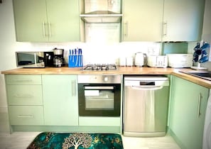 House, 3 Bedrooms | Interior - Stylish 3 BDR House With Free Parking Near Hulme (Manchester)