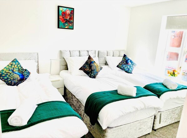 House, 3 Bedrooms | 4 bedrooms