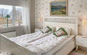 3 bedrooms, travel cot, free WiFi