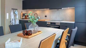 Kühlschrank, Ofen, Herdplatte, Geschirrspüler