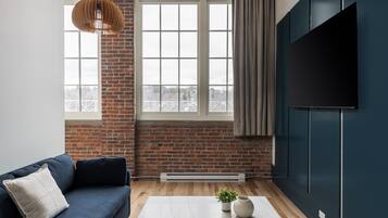 Signature Room (Self Check-in with Virtual Front Desk) | Living area