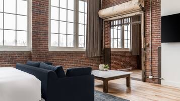 Deluxe Room (Self Check-in with Virtual Front Desk) | Living area | 40-inch Smart TV with digital channels