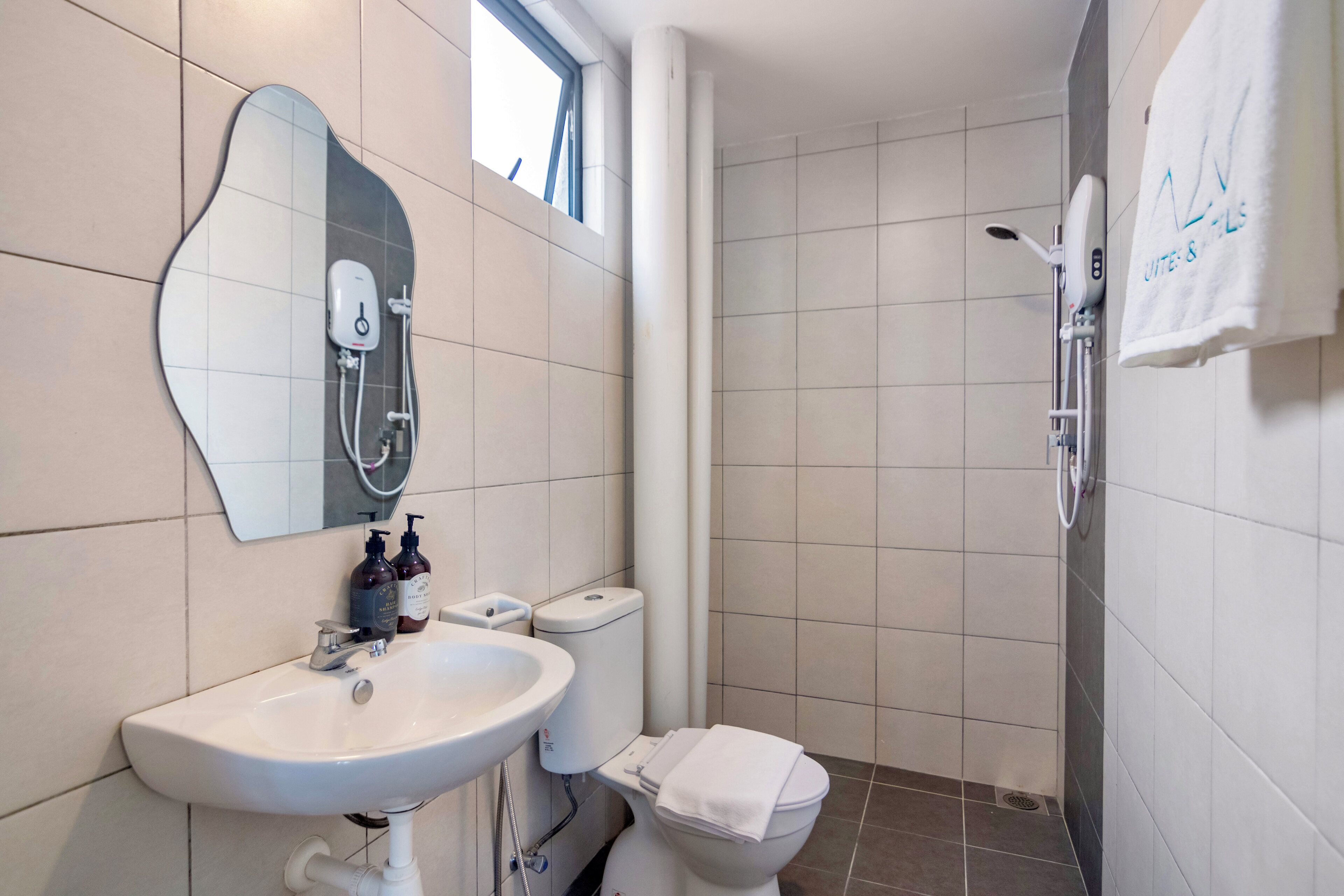 华丽公寓, 1 张特大床, 城市景观 | 浴室 | 淋浴设施、吹风机、坐 浴桶、毛巾