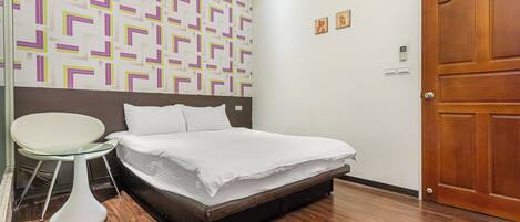Standard Double Room | Free WiFi, bed sheets