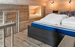 3 bedrooms, travel crib, free WiFi