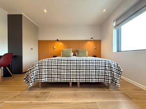 4 soverom, strykejern/-brett, wi-fi og sengetøy