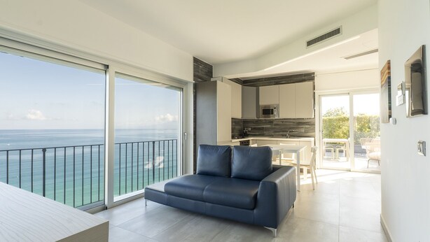 Classic Apartment, Partial Sea View