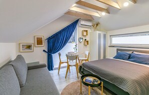 واي فاي مجانًا وملاءات أسرّة