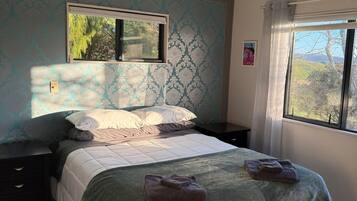 2 habitaciones, tabla de planchar con plancha, wifi y ropa de cama